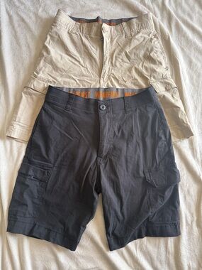 Men's Dual-Tone Cargo Shorts — Black and Beige